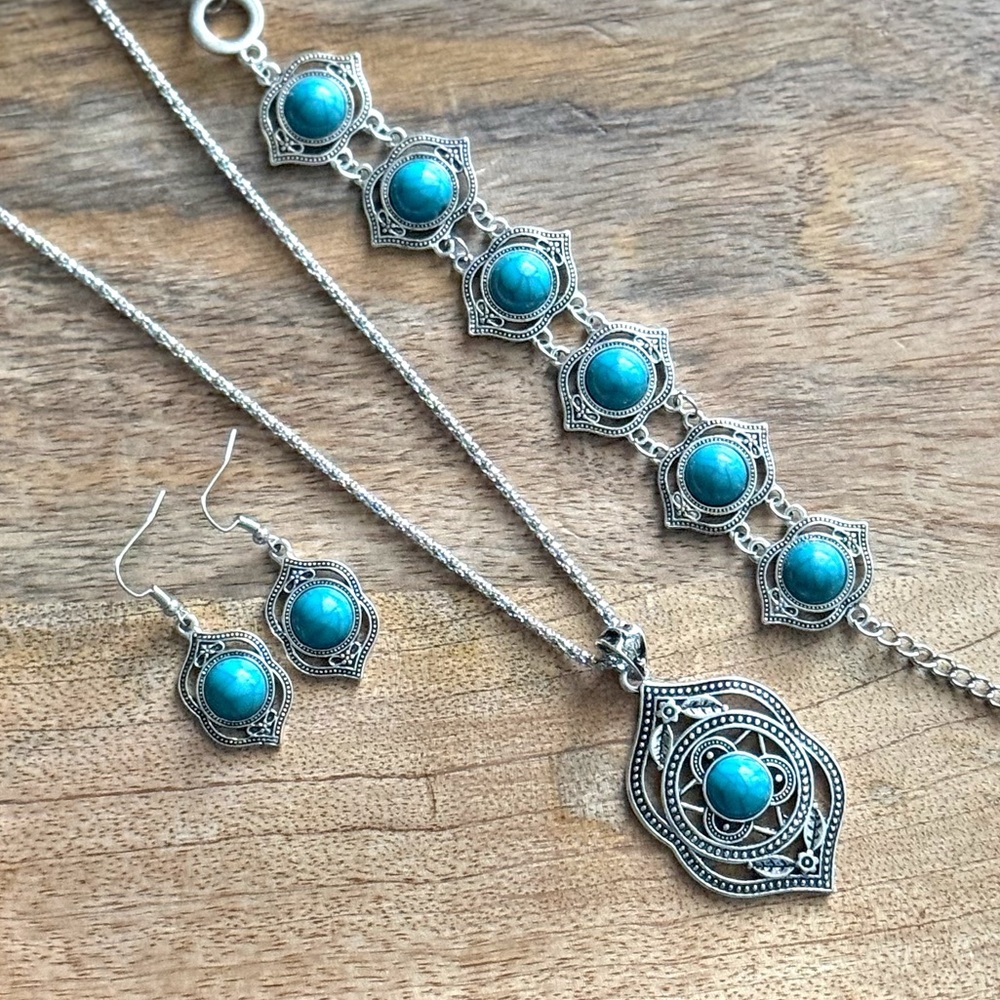 Vintage Inspired Bohemian 3-Piece Faux Turquoise Set Necklace Earrings Bracelet - Picture 3 of 13